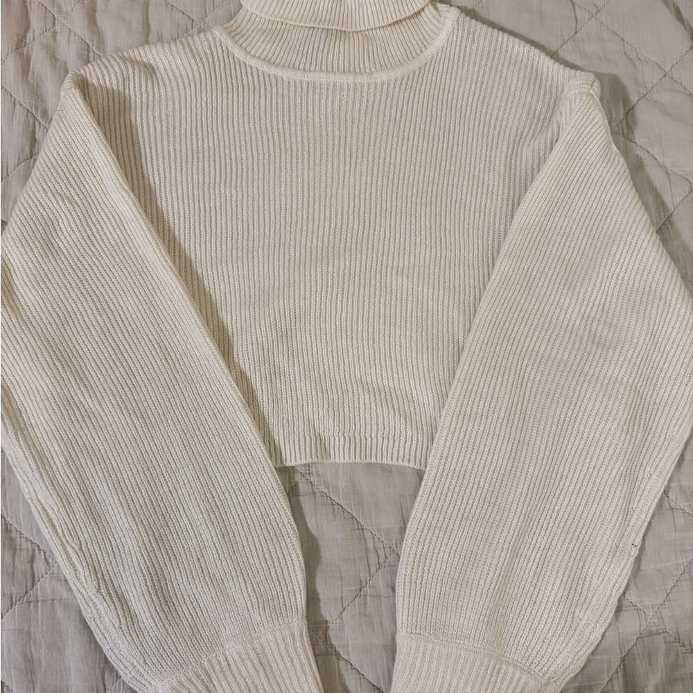 H&M Off-White Ribbed Turtleneck Sweater